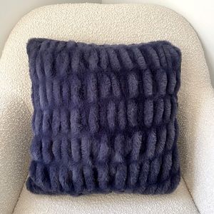 Blue Furry Pillow with Zipper
19 x 19 in